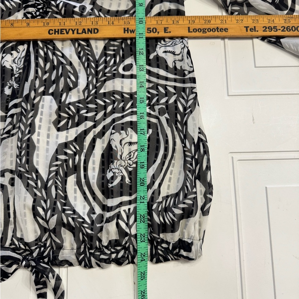 Diane Von Furstenberg Womens 10 Silk Black White Print Ruffle Blouse Bell Sleeve - Picture 6 of 8